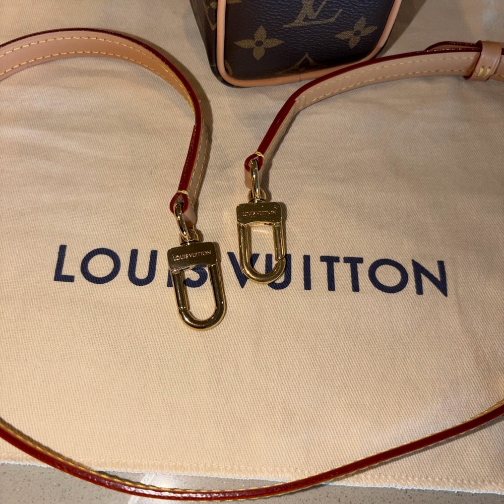 Louis Vuitton Nano Speedy - Picture 4 of 15